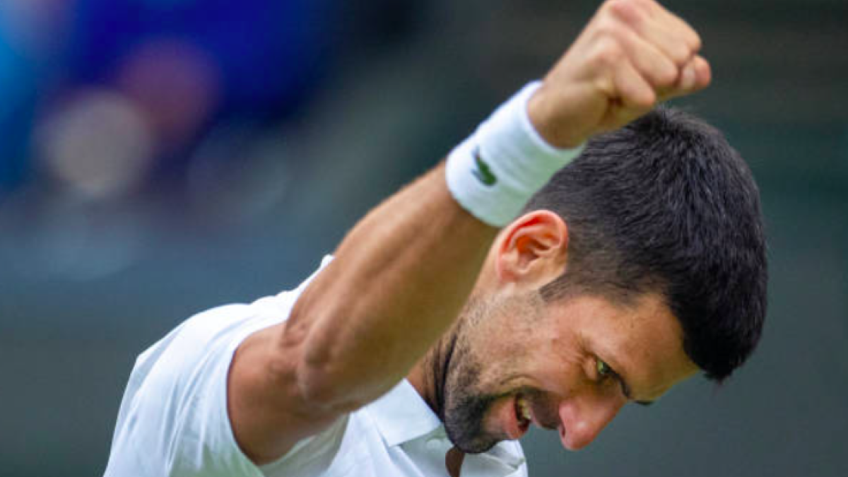 Novak Djokovic besa su último trofeo. Fuente: Getty