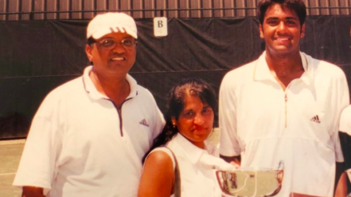 Rajeev Ram junto a sus padres