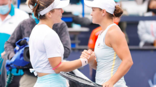 Bianca Andreescu y Ash Barty en la final del Miami Open. Fuente: Getty