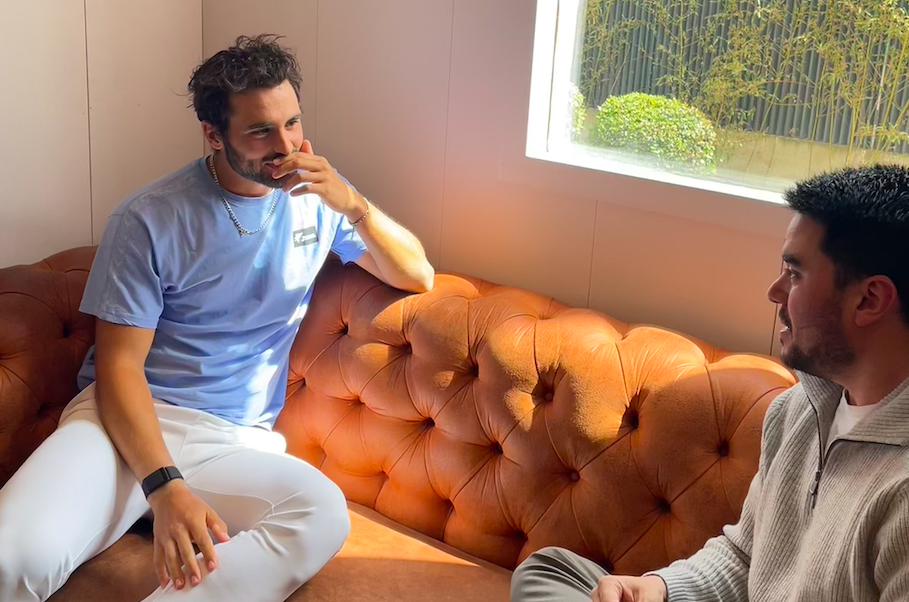 Alejandro Moro en su entrevista con Fernando Murciego.