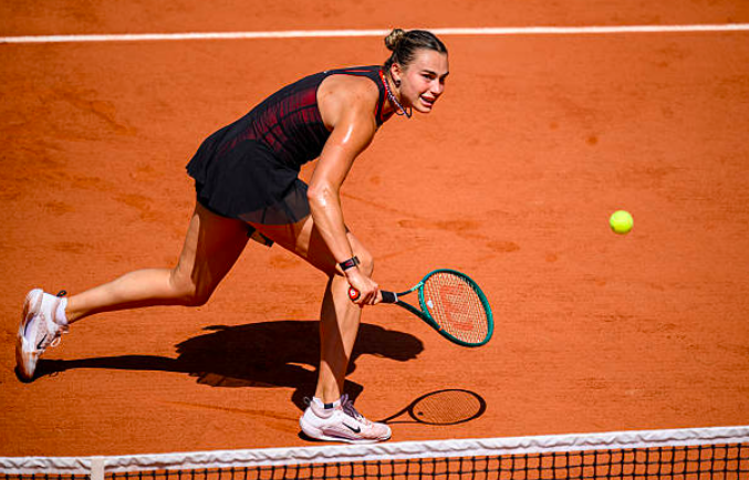 Aryna Sabalenka warms up her upcoming duel with Naomi Osaka. Source: Getty