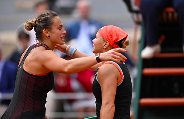 Esto dijo Aryna Sabalenka tras ser eliminada en Roland Garros: "Estoy cansada, tengo que hacer algo"