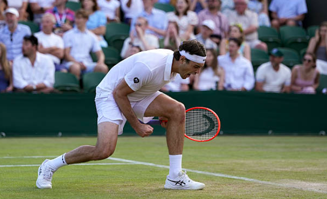 Taylor Fritz explica por qué su juego se adapta tan bien a la hierba. Fuente: Getty