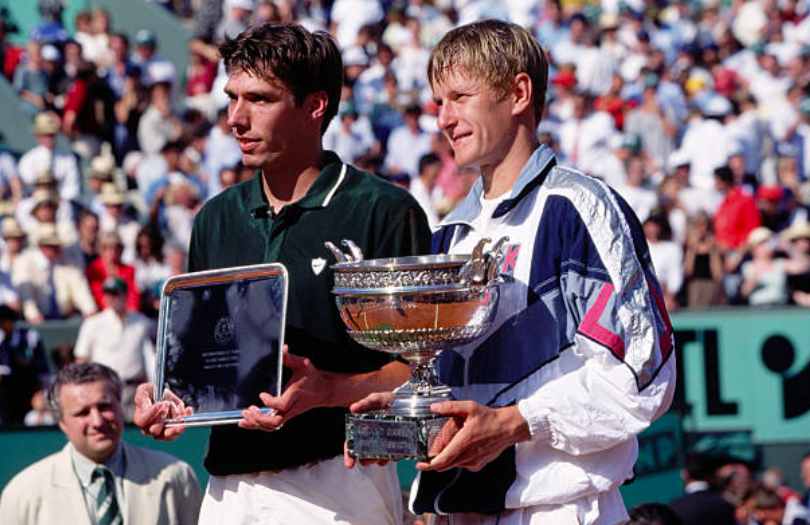 Yevgeny Kafelnikov et Michael Stich en finale de Roland Garros 1996. Source: Getty