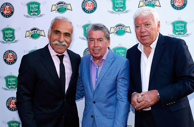 Nicola Pietrangeli y Manuel Santana, historia de una amistad. Fuente: Getty