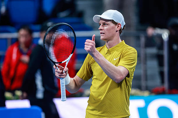 Sinner during his first round match against Machac at the ATP 500 in Doha
