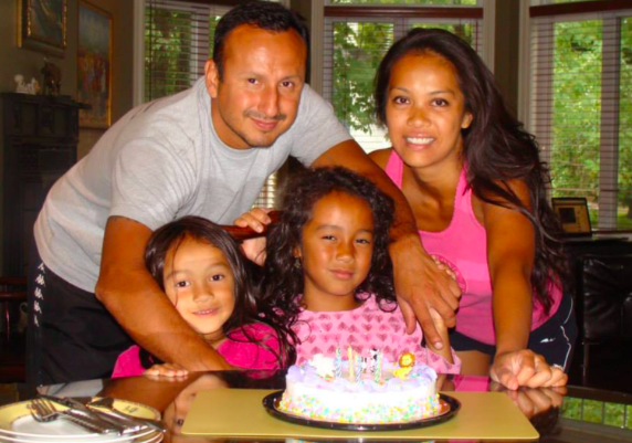 Leylah Fernández junto a su familia.