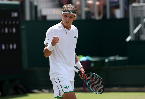 Jakub Mensik pendant Wimbledon 2025.