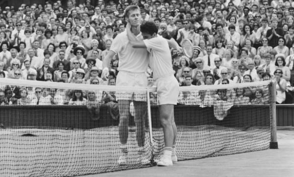 The embrace between Manolo Santana and Denis Ralston after the Wimbledon 1966 final. Source: Getty