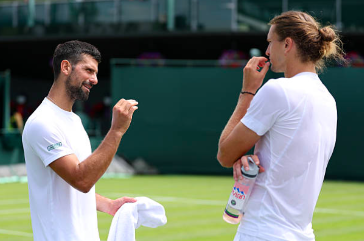 Novak Djokovic emociona a Alexander Zverev con una felicitación cargada de cariño. Fuente: Getty