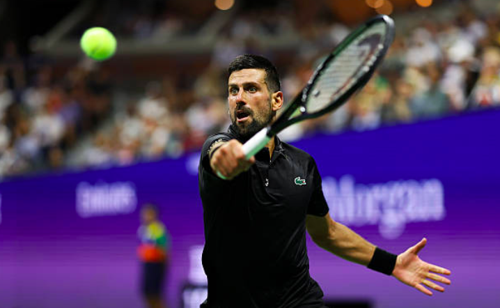 Novak Djokovic en el turno de noche de la Arthur Ashe. Fuente: Getty