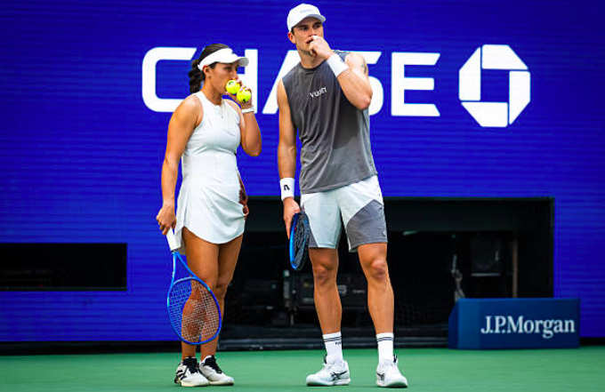 Jessica Pegula y Jack Draper formando pareja en el US Open 2025. Fuente: Getty