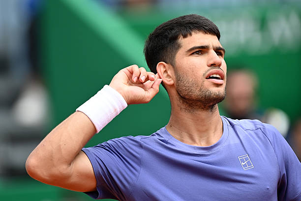 Alcaraz celebra un punto en su duelo vs Fils. Fuente: Getty