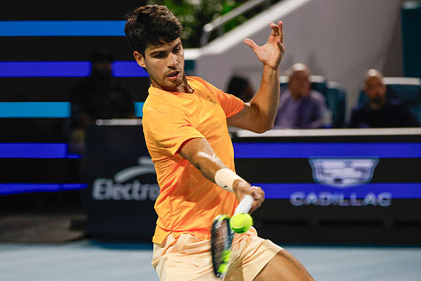 Alcaraz, contra Fonseca en Miami. Foto: gettyimages