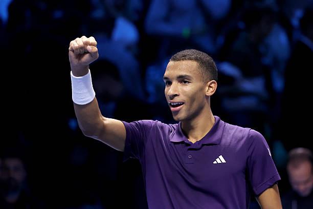 Auger-Aliassime celebra su triunfo sobre Zverev. Fuente: Getty