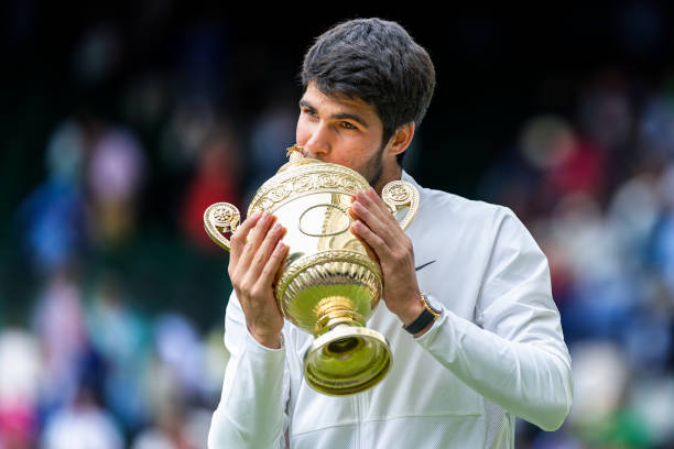 Alcaraz levantó su primer Wimbledon en 2023. Fuente: Getty