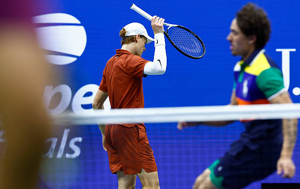 西纳，在2025美国公开赛中感到沮丧。照片：gettyimages