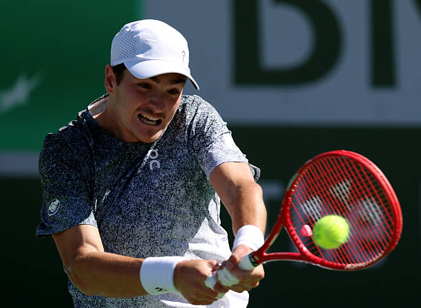 Fonseca aún tiene mucho margen de mejora en su revés. Fuente: Getty