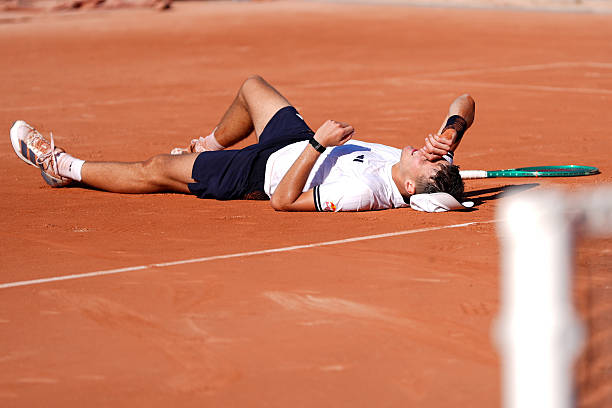 Jakub Mensik, calambres en Roland Garros 2026. Foto: gettyimages
