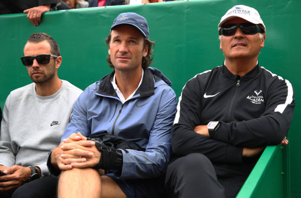 Toni Nadal, avec Moyá alors qu'il faisait partie de l'équipe de Rafa. Source: Getty