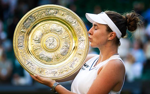 These are the reasons why Noskova is a champion at Wimbledon. Source: Getty