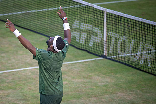 Tiafoe dopo aver vinto l'ATP Halle 2026.