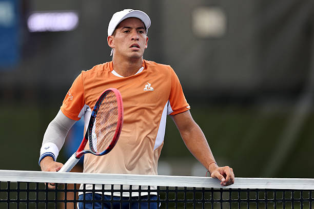 Báez 在东京与 Alcaraz 比赛。图片: gettyimages