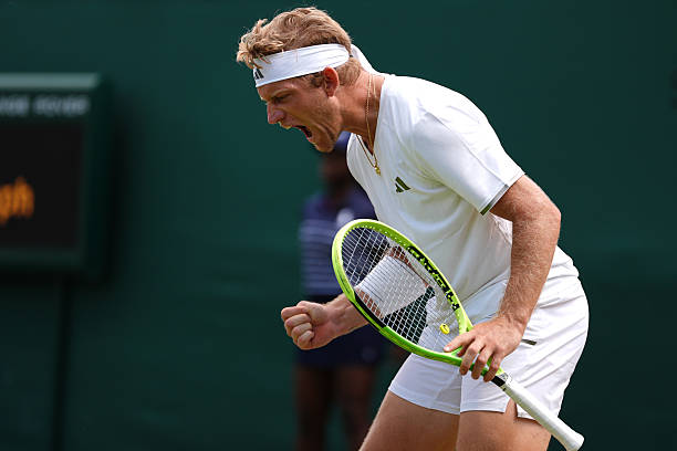 Alejandro Davidovich durante Wimbledon 2026.
