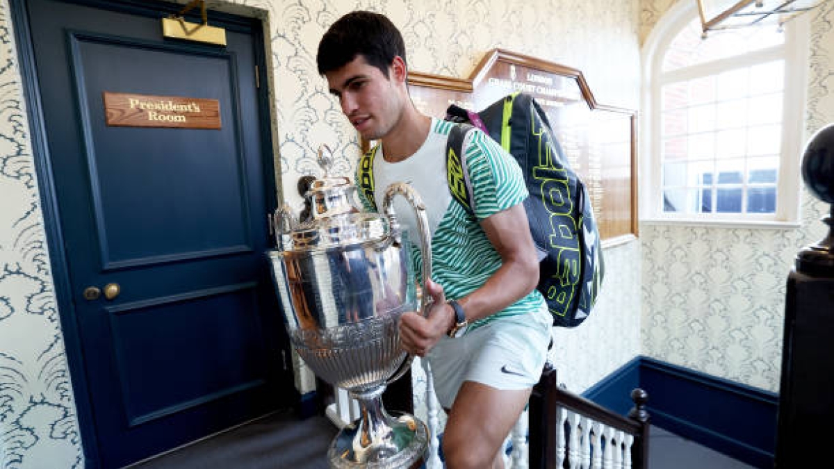 Carlos Alcaraz, tras campeonar en Queen's. Fuente: Getty
