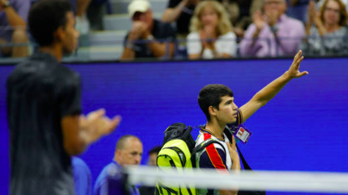 Carlos Alcaraz tuvo que abandonar ante Aliassime. Fuente: Getty