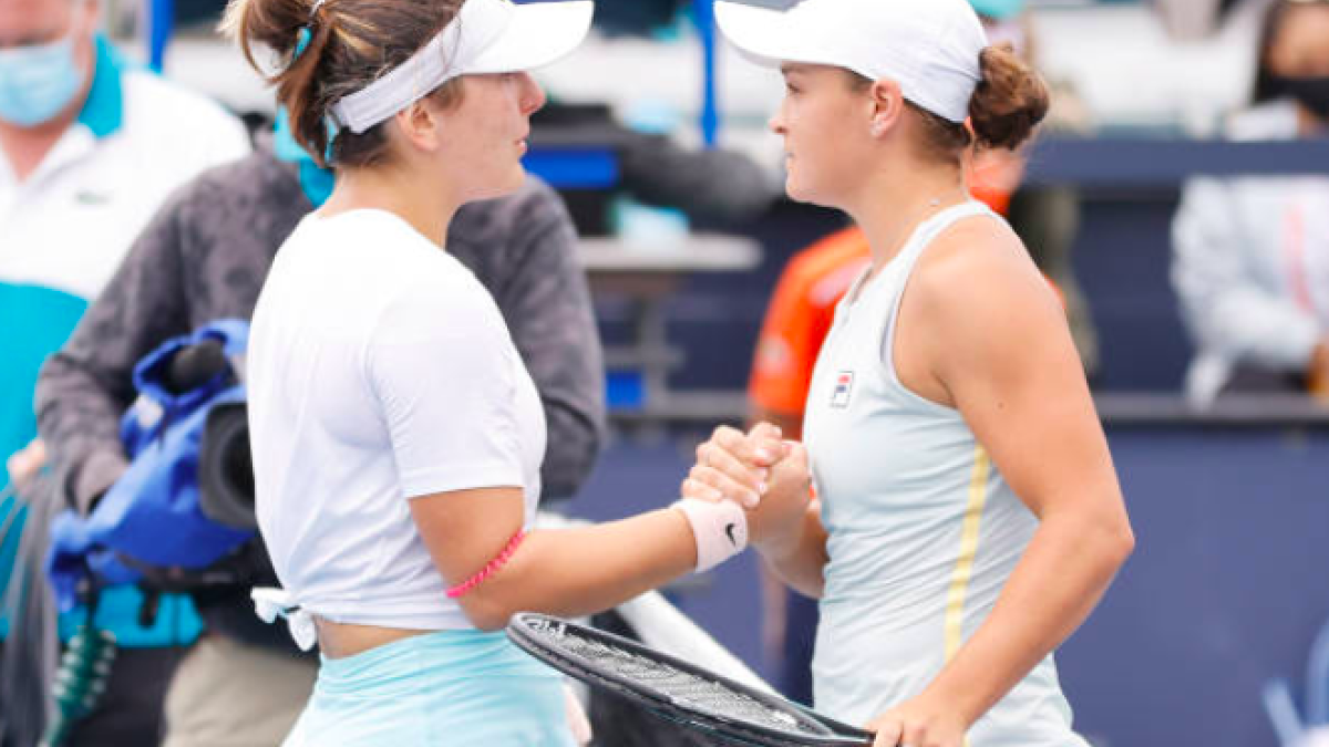 Bianca Andreescu y Ash Barty en la final del Miami Open. Fuente: Getty