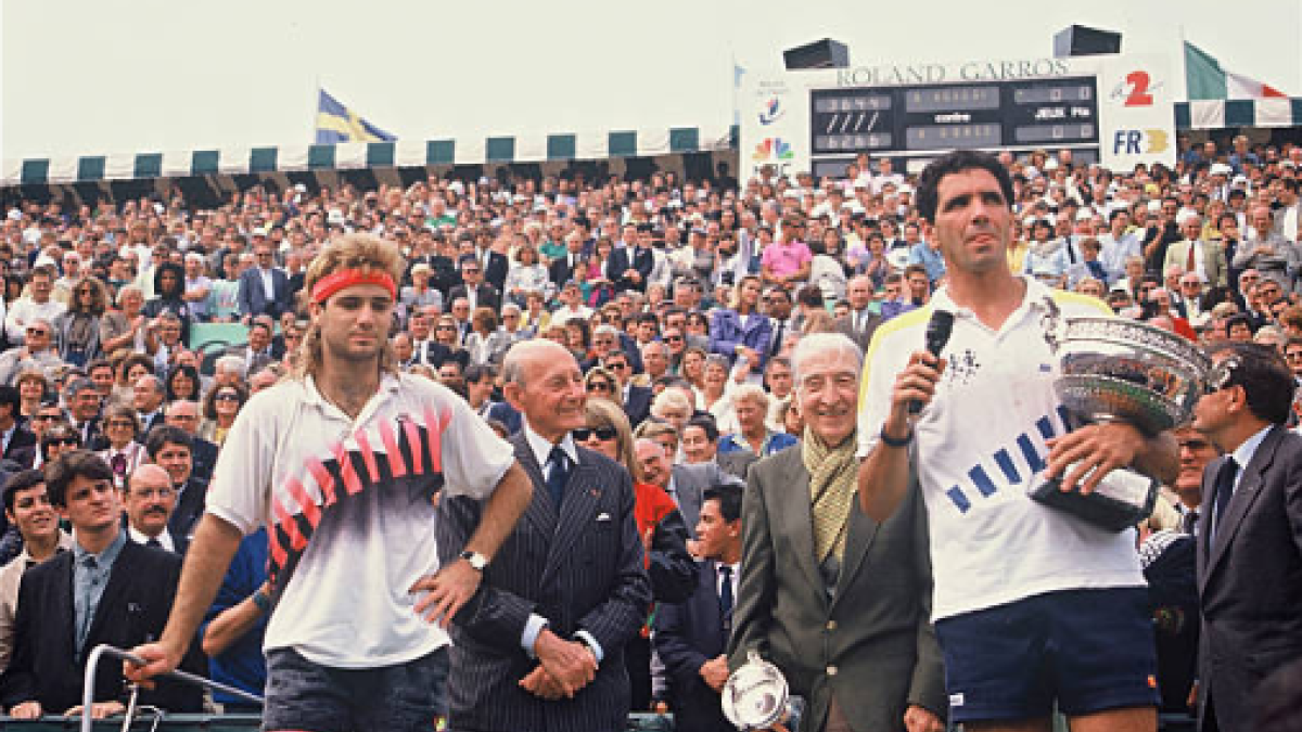 Andrés Gómez celebra el título en Roland Garros 1990. Fuente: Getty