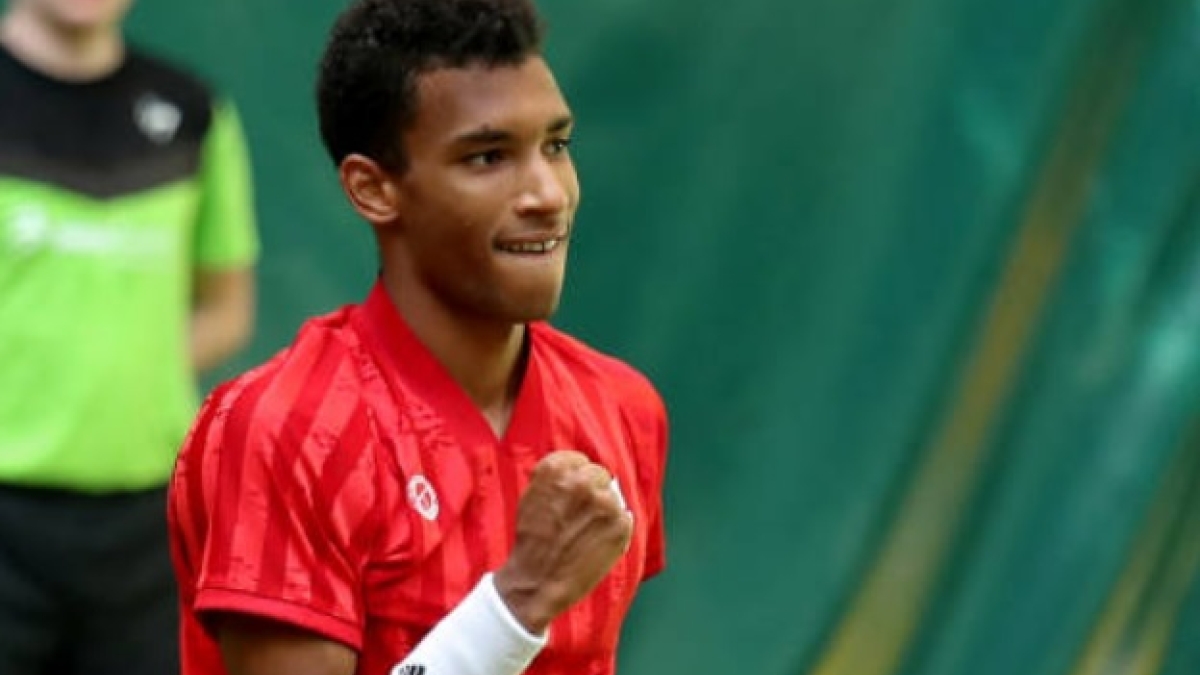 Enorme victoria para el joven canadiense ante su ídolo Roger Federer. Foto: Getty