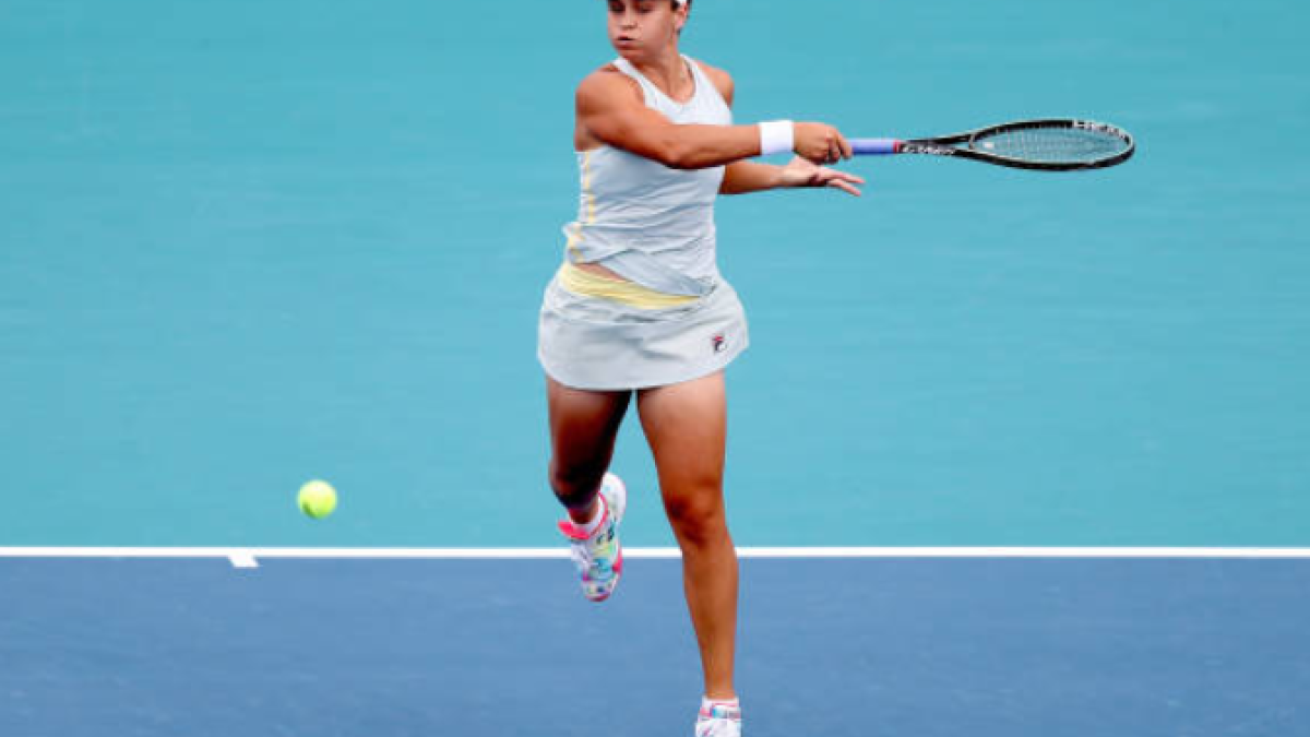 Barty revalida su título en Miami