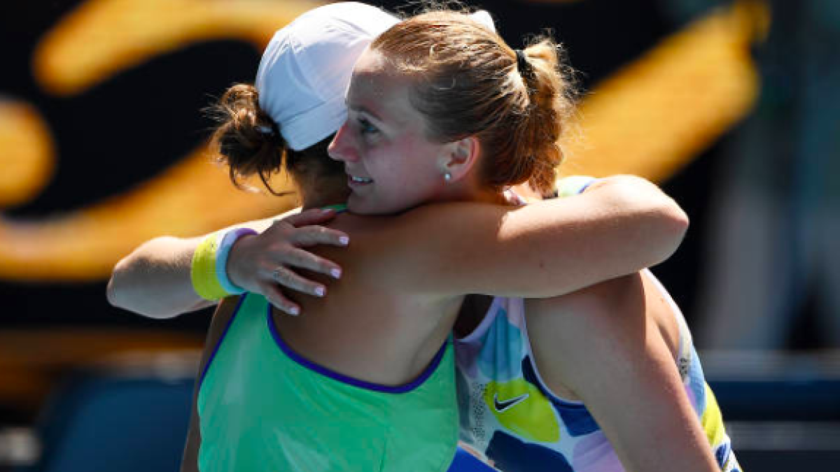 El abrazo entre Barty y Kvitova. Fuente: Getty