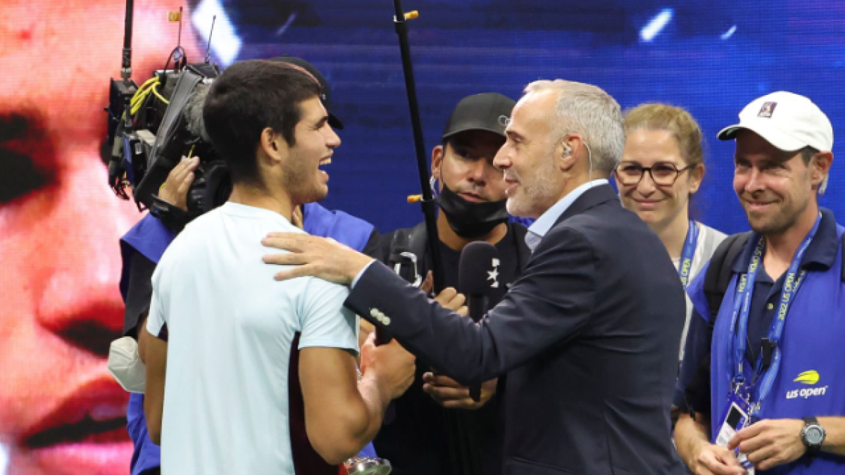 Carlos Alcaraz y Alex Corretja en el US Open 2022. Foto: Getty