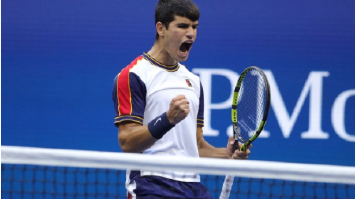 Carlos Alcaraz gana a Stefanos Tsitsipas en US Open 2021. Foto: gettyimages