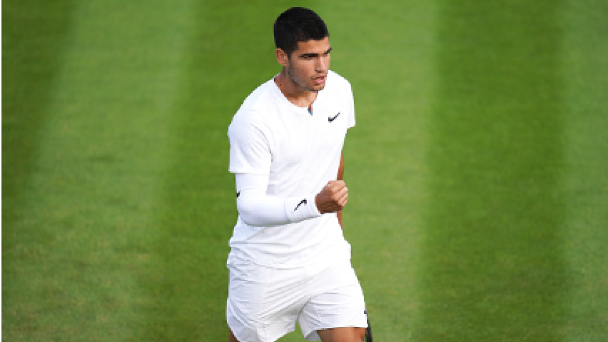 Carlos Alcaraz gana a Grieskpoor en Wimbledon 2022. Foto: gettyimages