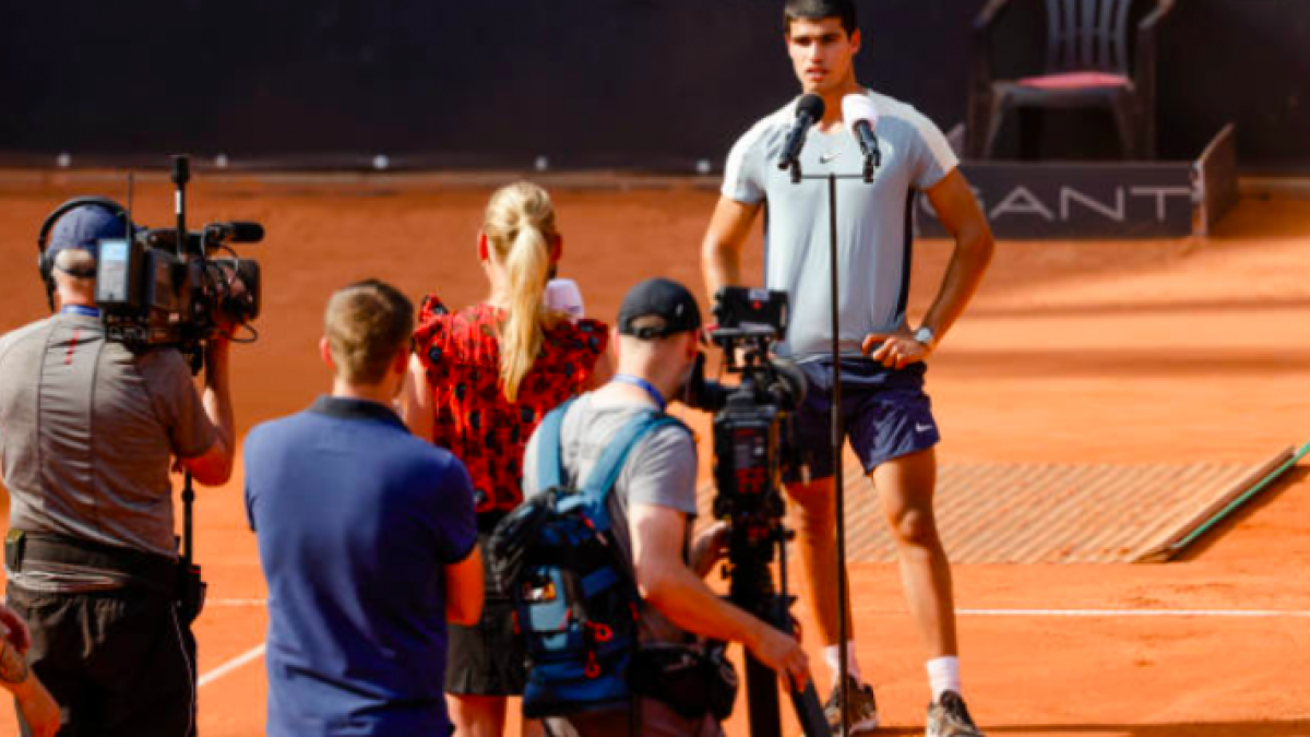 Carlos Alcaraz en la pista de Hamburgo. Fuente: Getty