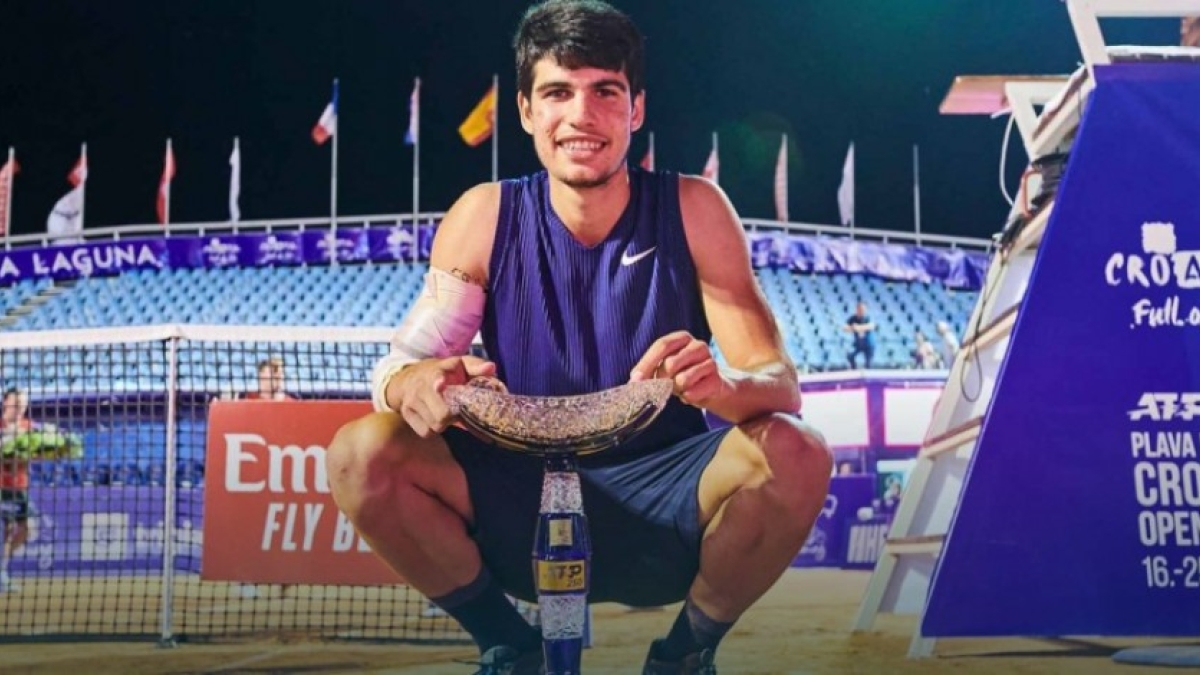 Alcaraz debutó en el palmarés en el ATP 250 de Umag. Foto: Croatia Open Umag