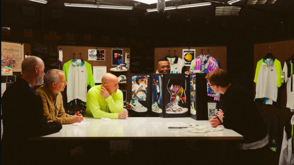 Agassi supervisa el proceso de elección. Fuente: Nike