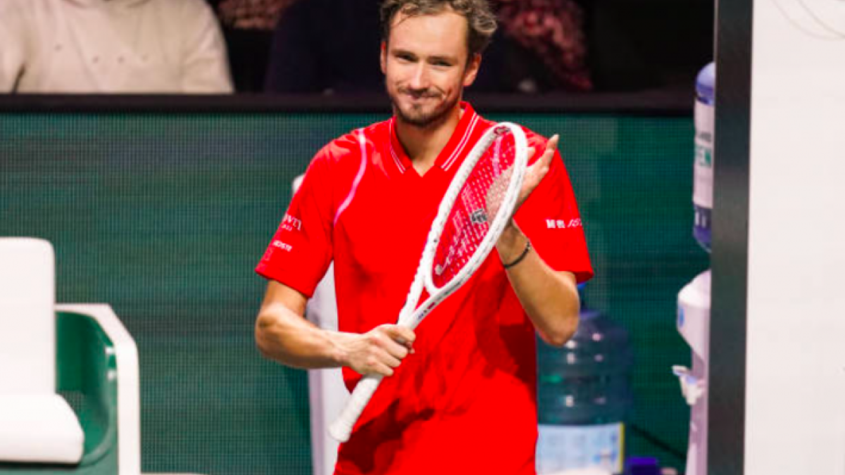 Daniil Medvedev celebra su victoria ante Felix Auger-Aliassime en los cuartos de final del ATP Rotterdam. Foto: Getty