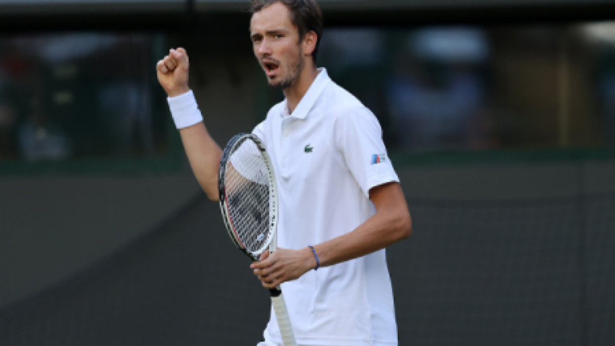 Daniil Medvedev remonta a Cilic en Wimbledon 2021. Foto: gettyimages
