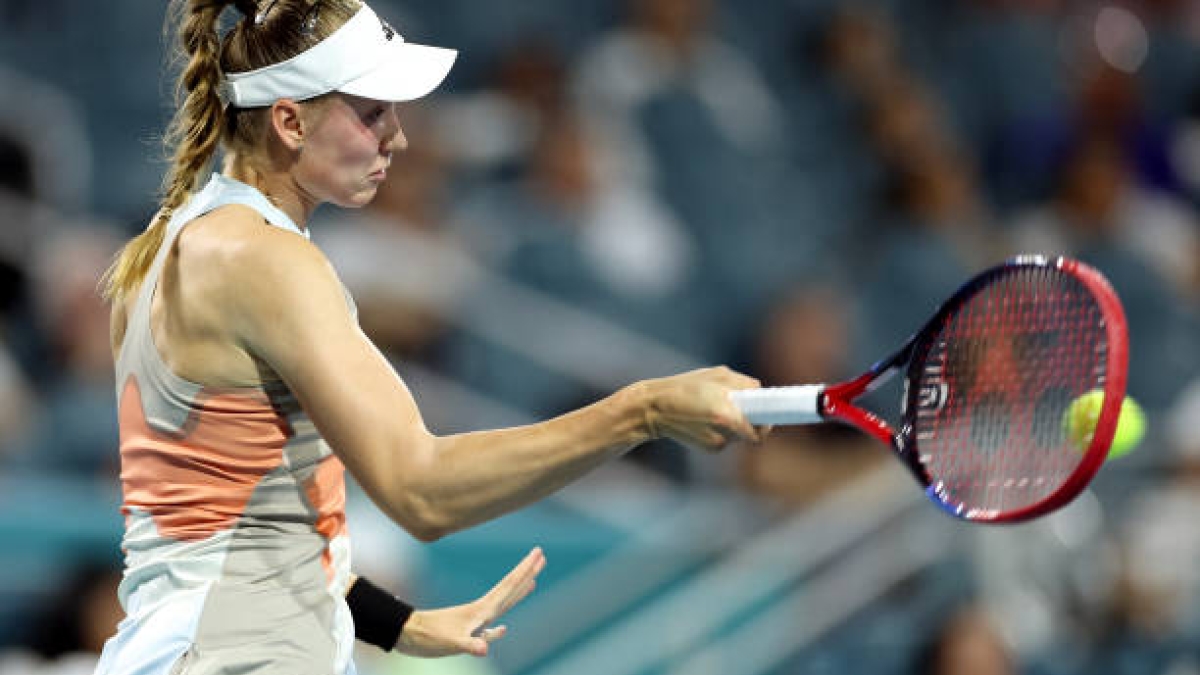 Elena Rybakina, tenis ofensivo en Miami Open 2023. Foto: gettyimages
