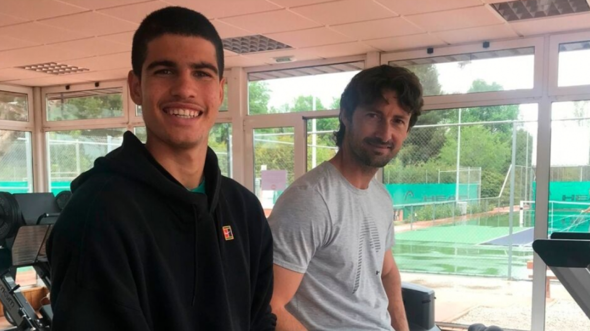 Juan Carlos Ferrero revela cómo se encuentra Alcaraz del codo derecho. Foto: Marca