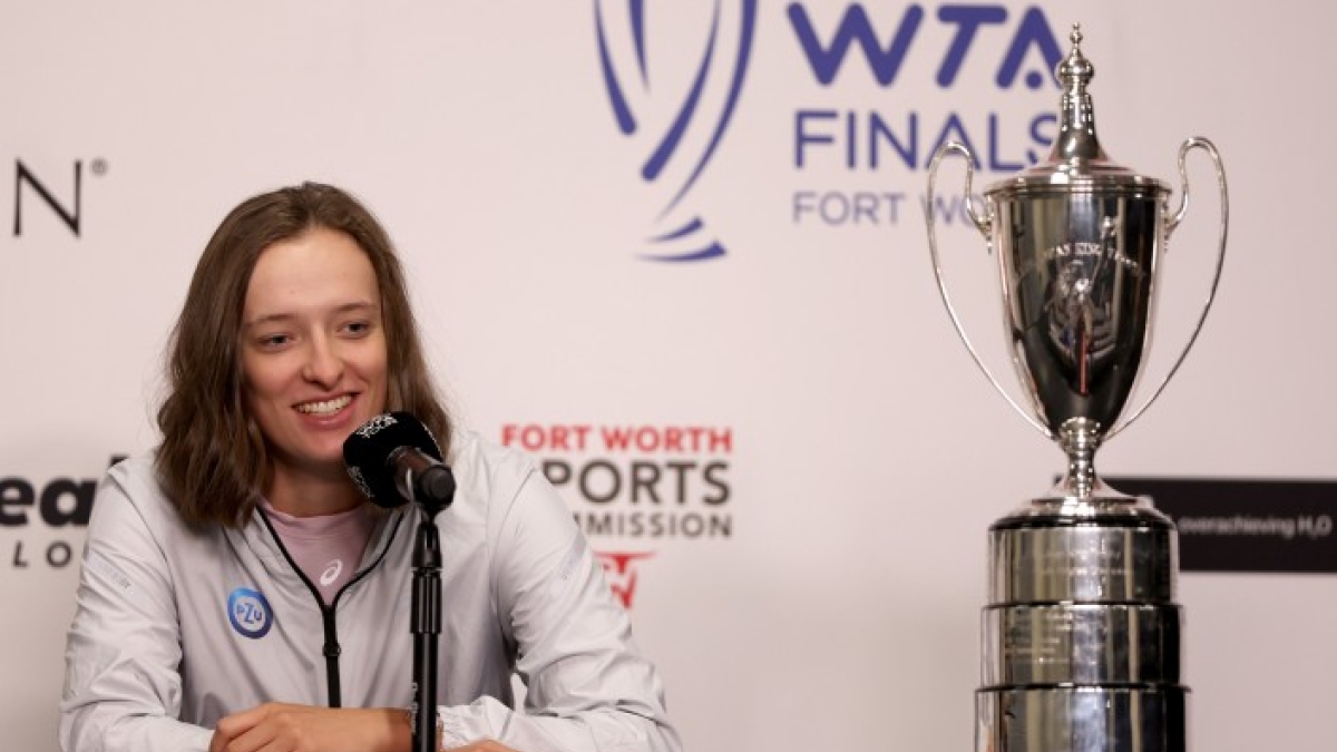 Iga Swiatek habla en el Media Day de las WTA Finals. Foto: Getty