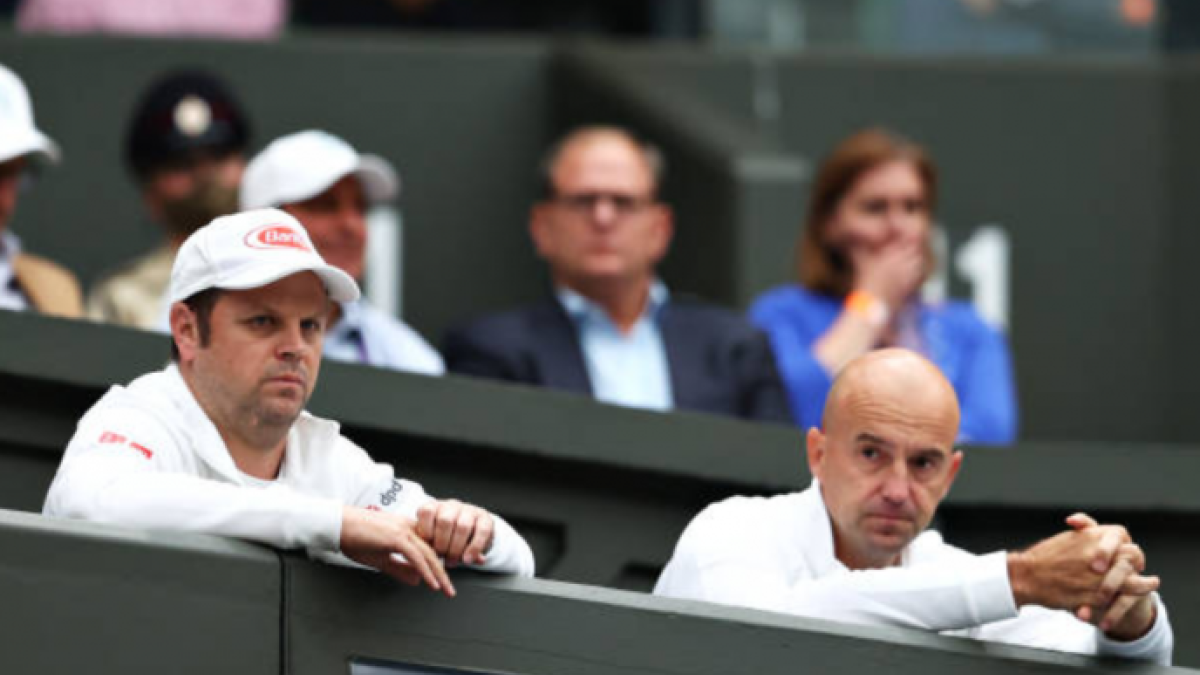 Luthi y Ljubicic observan el hacer de Roger. Fuente: Getty.