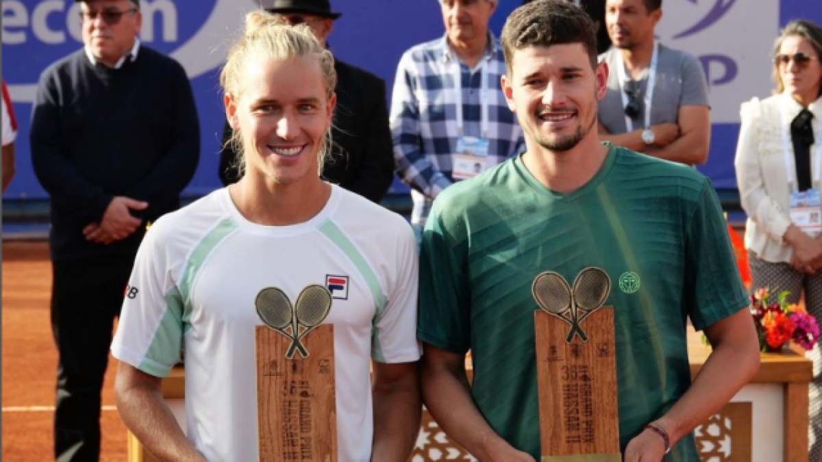 Rafael Matos y David Vega, con el título de campeones en Marrakech. Fuente: vegadavid23official