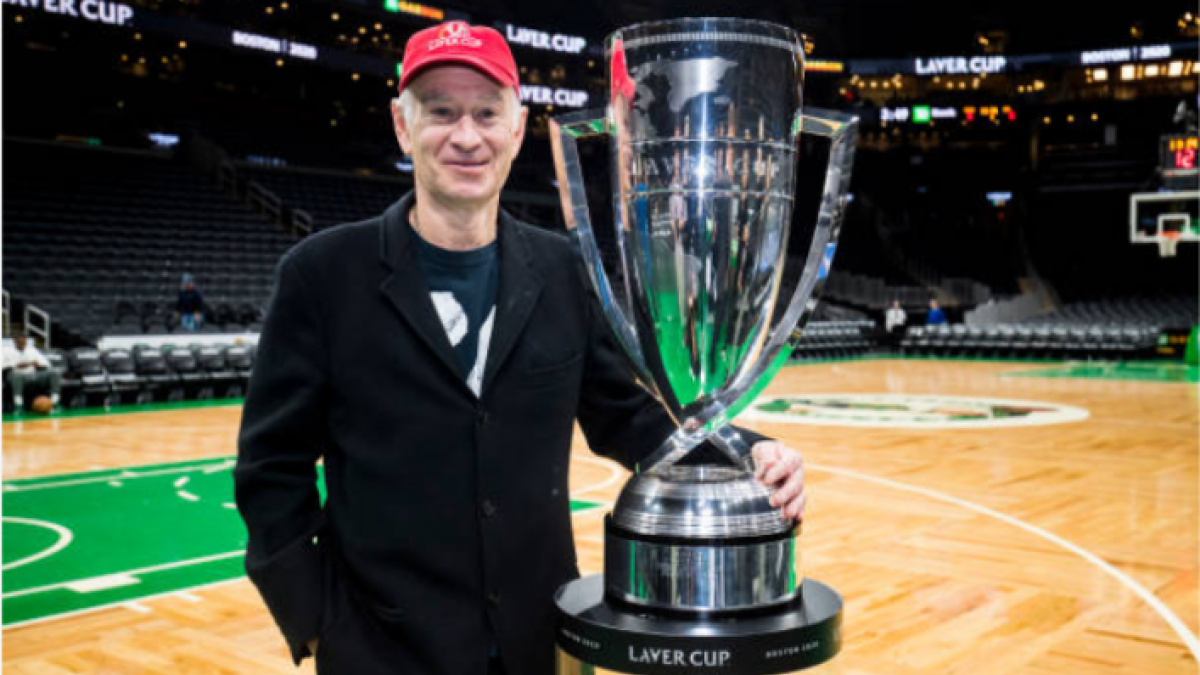 John McEnroe, con la Laver Cup. Fuente: Getty