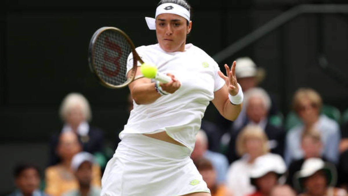 Ons Jabeur gana a Elena Rybakina en Wimbledon 2023. Foto: gettyimages